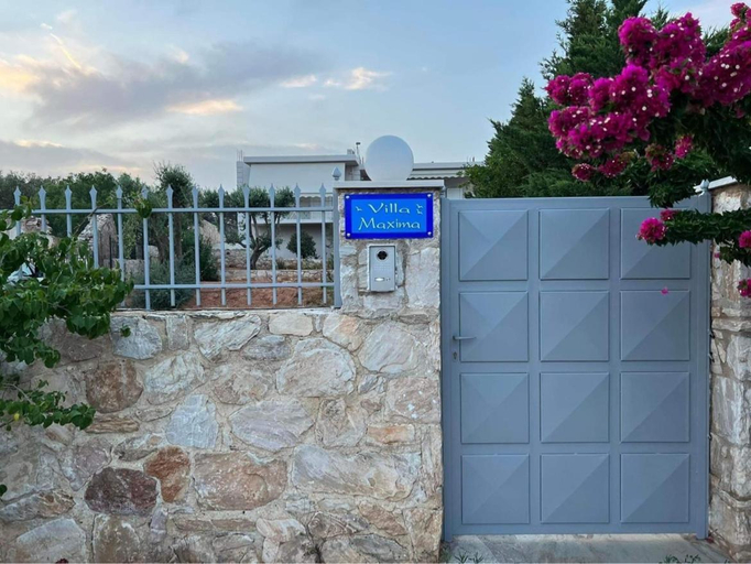 5, Villa Maxima Lavrio, Attica