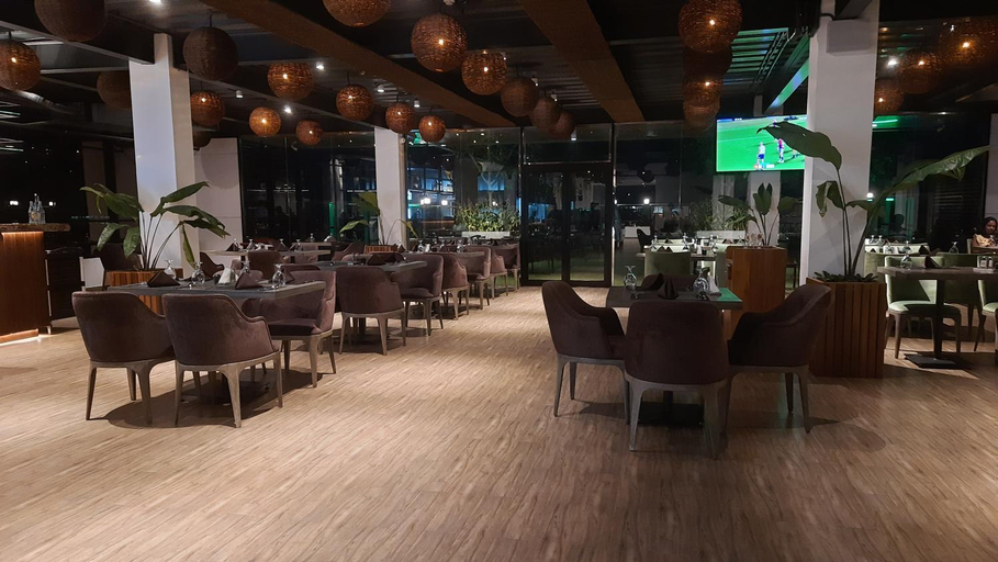 Food & Drinks 5, Viluxey City Hotel, Maharagama
