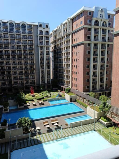 Monarch Parksuites - Balmoral Place (near NAIA, MOA, MOA Arena, DFA), Parañaque