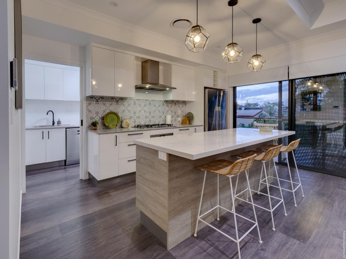 Others 5, Urangan Family Friendly home w views, wifi, wine🥂, Hervey Bay - Pt A