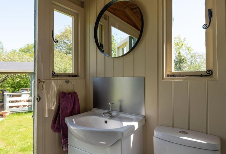 Bathroom, Safari Cornwall, Cornwall