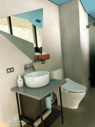 Bathroom 3, Wonderwall, Yilan