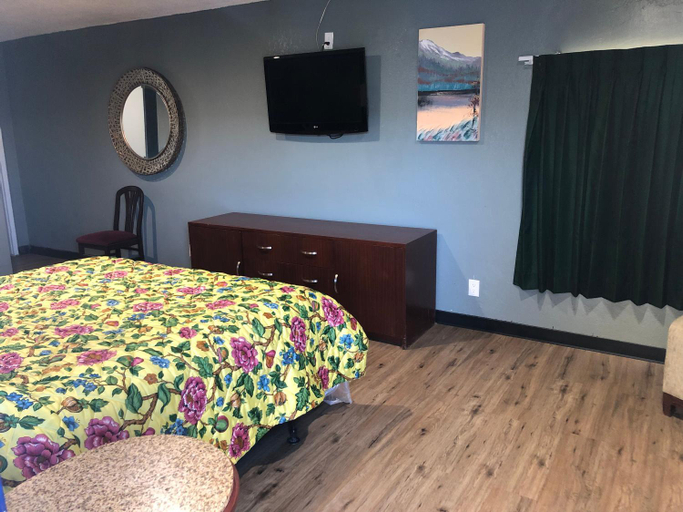 Bedroom 2, King Castle Motel, Los Angeles