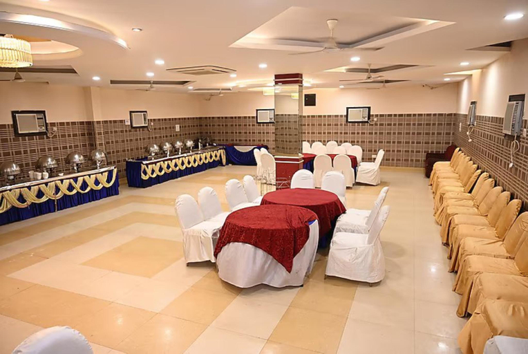 Food & Drinks 3, Hotel Pradeep Palace(Gorakhpur,UP), Gorakhpur