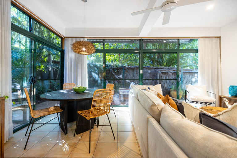 5, Palm Villa, Byron