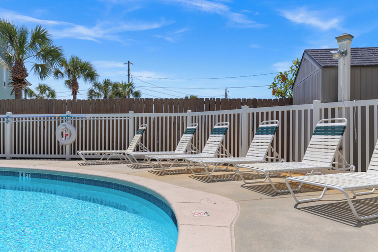 Sport & Beauty 4, 22460 Front Beach Rd - Sunshine House, Bay