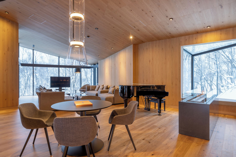Food & Drinks 4, Hanaridge Residence 11, Kutchan