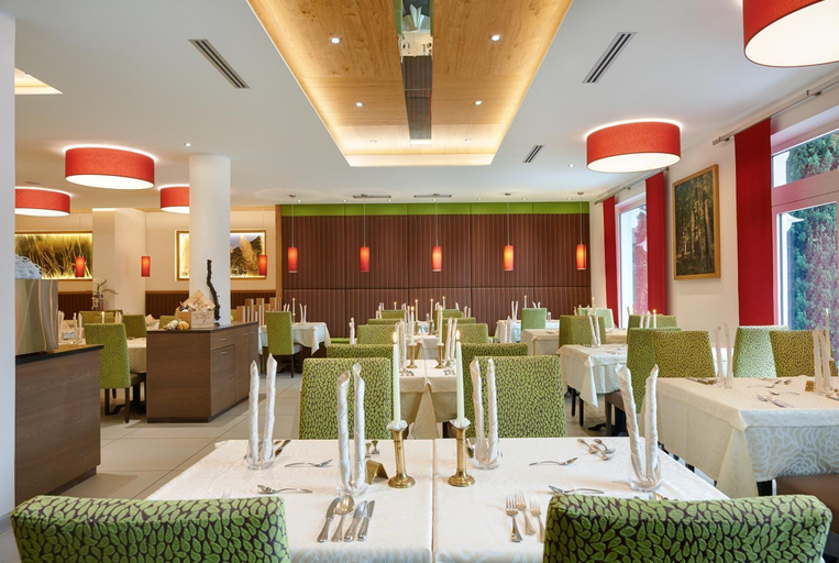 Others 5, Hotel Anatol, Bolzano