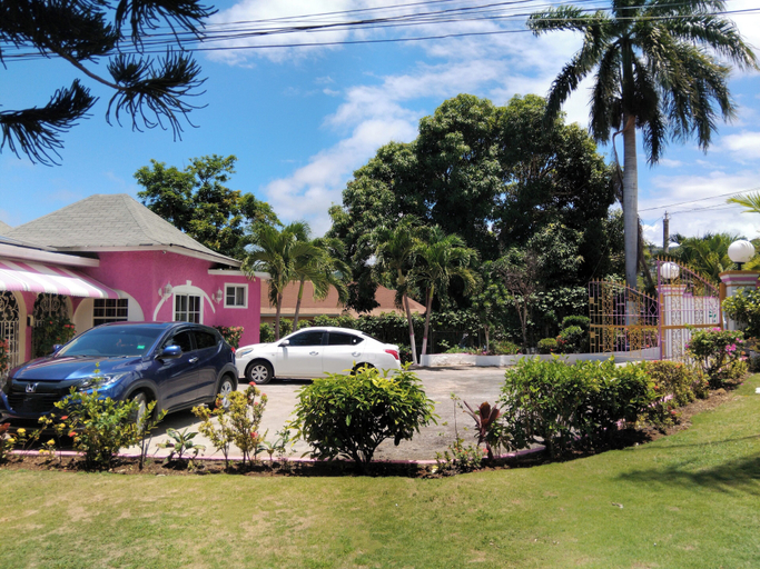 Exterior & Views 2, Pink Hibiscus Villa