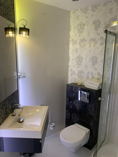 Bathroom 2, Diament i Brylant, Rawicz