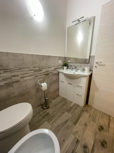 Bedroom 2, Dea Dreams APARTMENT Piazzale Lodi Wi-Fi Metro a 2 passi, Milano