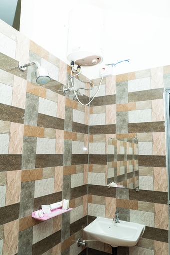 Bathroom 3, Kodaikanal Misty Family Resort, Dindigul