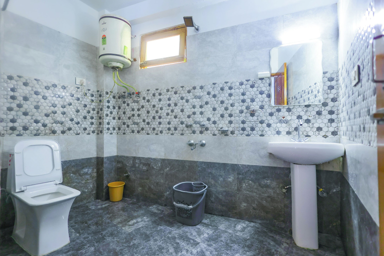 Bathroom 3, Luvya Retreats Hotel, Kullu