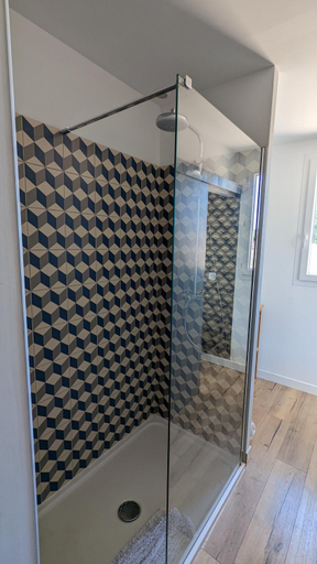 Bathroom 2, Chambre T Tavel, Gard