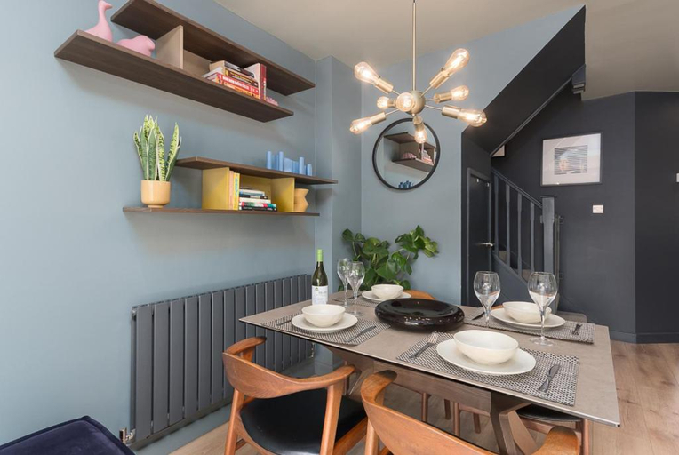 Facilities 5, Castle Townhouse, Warwickshire