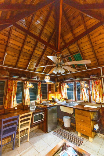 Others 5, Heimanarii's Lodge - Fare Miti