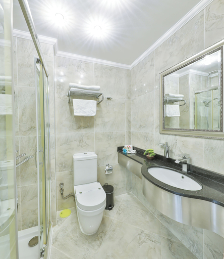 Bathroom 5, Buyukada Princess Hotel, Adalar