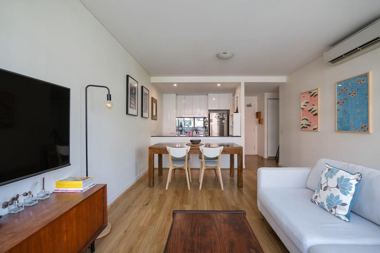 Others 4, Treetops Erskineville Apartment w Parking & Aircon, Sydney