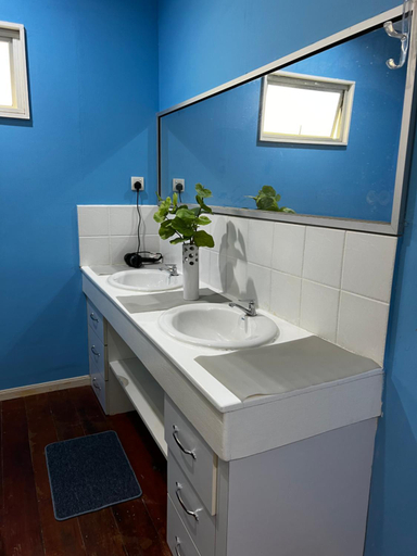 Bathroom 2, LUMUN Holiday Home Rental, Penampang