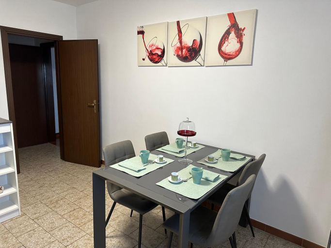Others 5, B&B Codivilla 67, Bologna