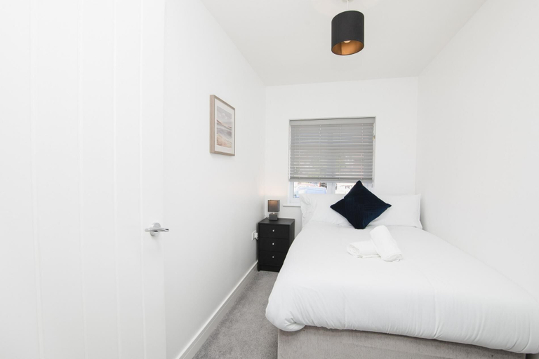 Bedroom 3, NEW 2BD Pontact Flat in the Heart of Didcot, Oxfordshire