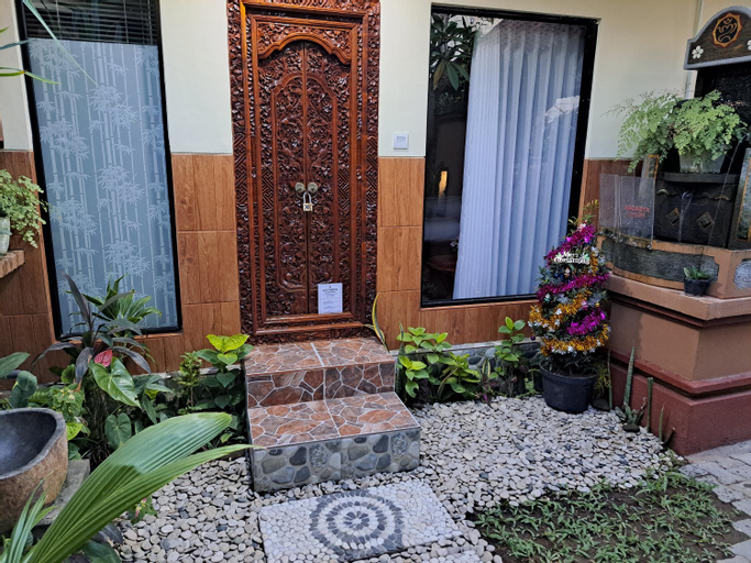 Exterior 12
