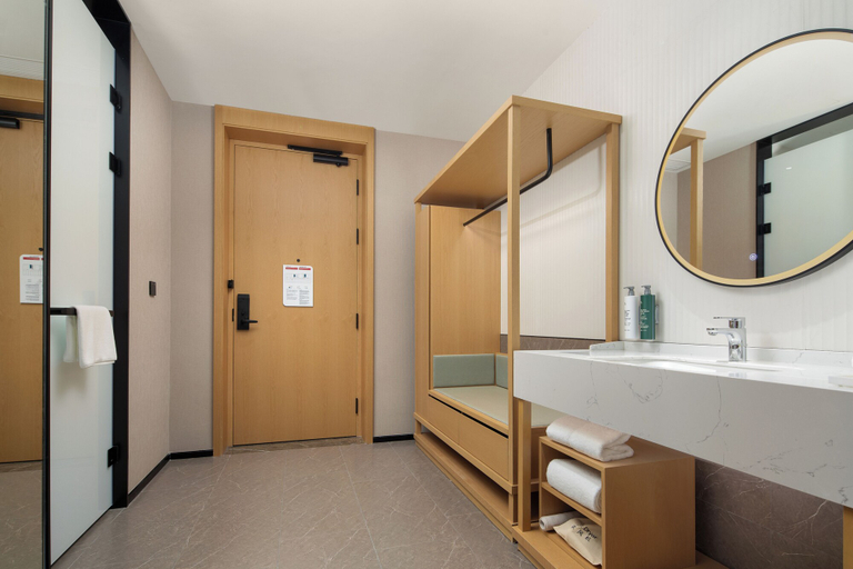 Bathroom 4, Hilton Garden Inn Shenzhen Guangming Hongqiao Park, Shenzhen