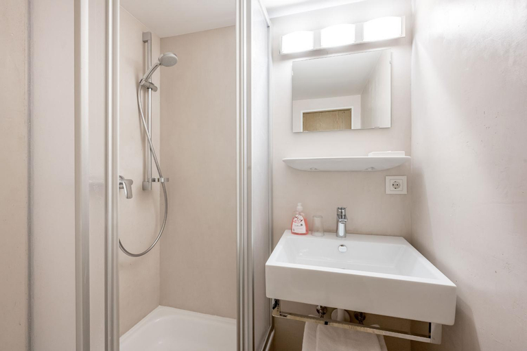 Bathroom 7