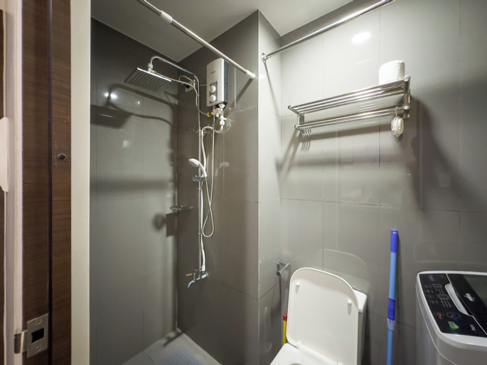 Bathroom 16