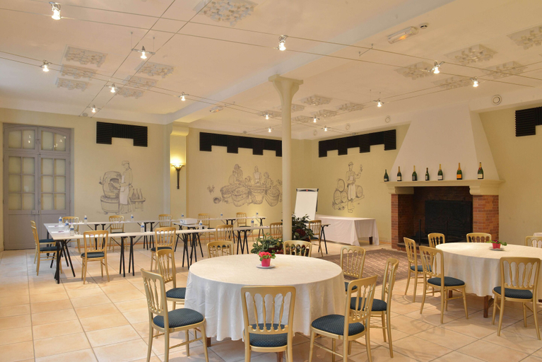 Food & Drinks 5, Hotel Castel Jeanson, Marne