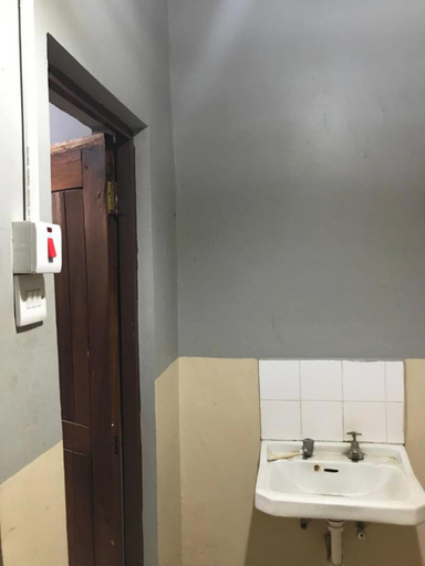 Bathroom 3, Janibichi adventures hostel, Moshi Urban