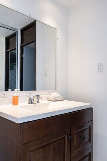 Bathroom 3, Maria Beach 1BDR Oceanfront Pool Parking