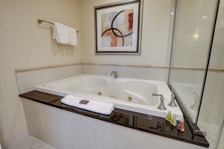 Bathroom 4, Classic Suite Signature Resort Pool View, Clark
