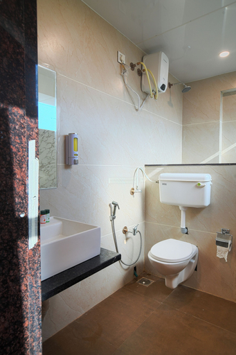 Bathroom 3, Hotel Shivlok, Ujjain