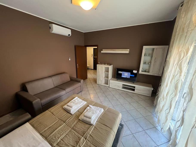 Others 4, Orio Relax 24h Airport 1 - 3 minute from arrival by bus, Bergamo