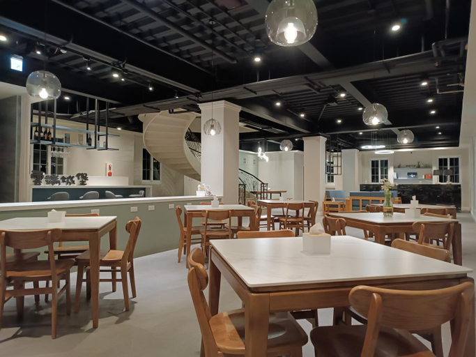 Food & Drinks 4, Castle On A Cloud, Nantou