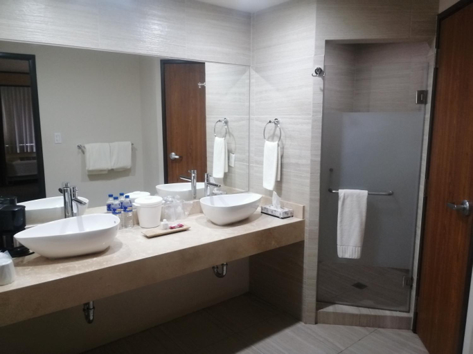 Bathroom 3, Hotel La Mina Parral, Matamoros