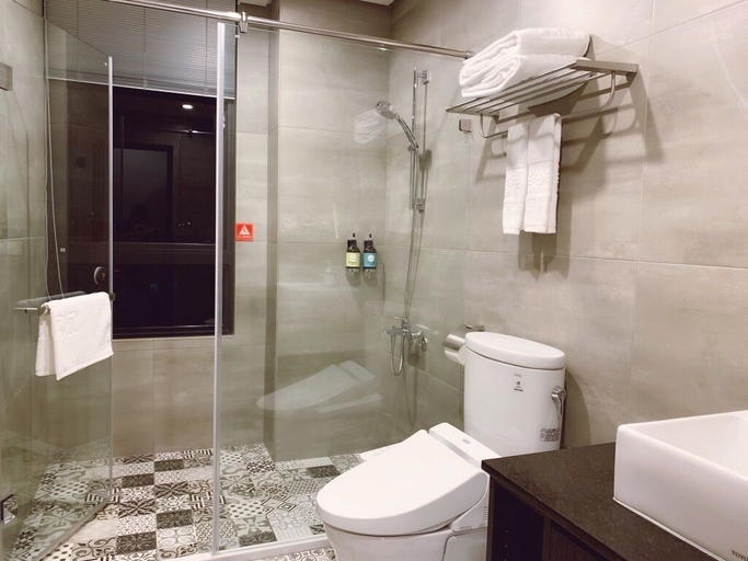 Bathroom 5, Tian Zhong Hotel, Changhua