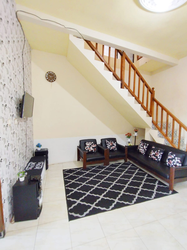 Others 5, Villa Eren, Malang