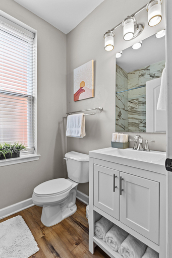 Bathroom 4, Mysteries on Lemp | JZ Vacation Rentals, Saint Louis