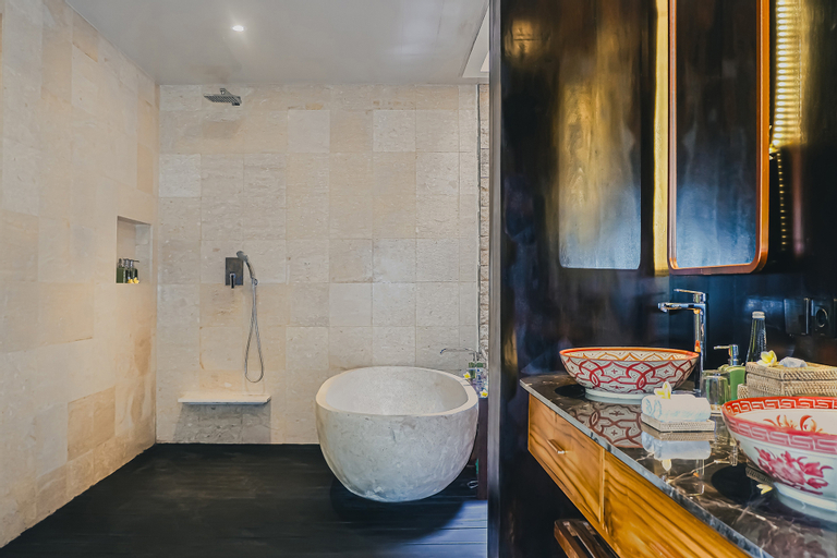 Bathroom 15