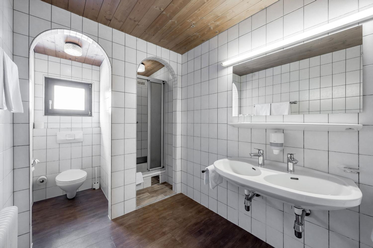 Bathroom 4