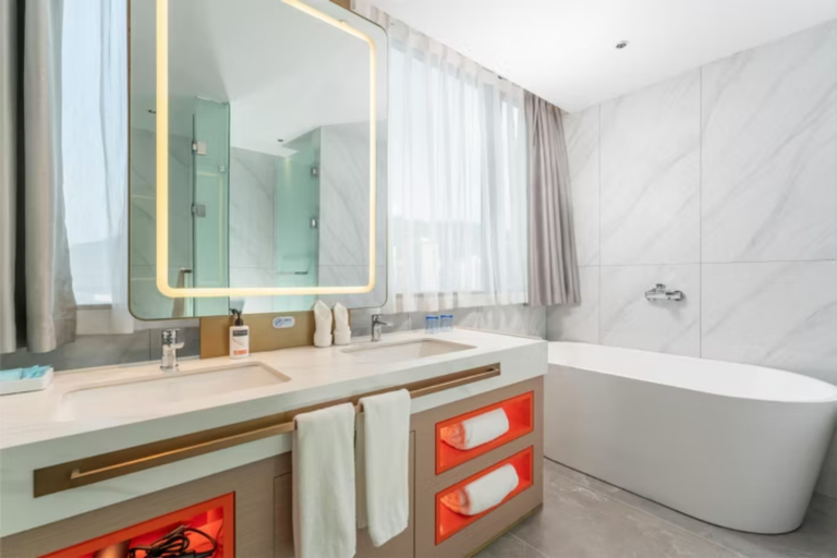 Bathroom 4, Holiday Inn Express BAZHONG CENTER, Bazhong
