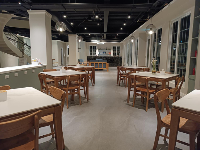 Food & Drinks 5, Castle On A Cloud, Nantou