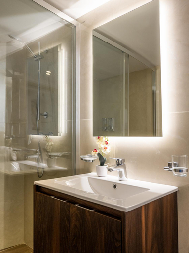 Others 5, The Siggiewi Suites