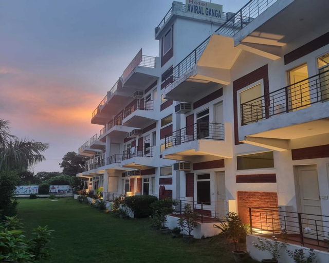 Exterior & Views