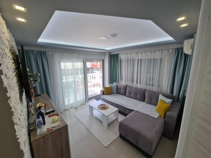 4, M&M BLUE LUXURY, Central Macedonia