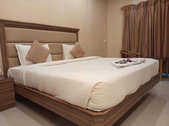 Others 4, Bairav Grand, Madurai