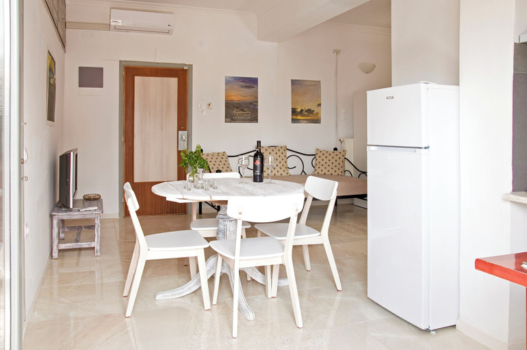 Others 3, Mini Suites 2, Crete