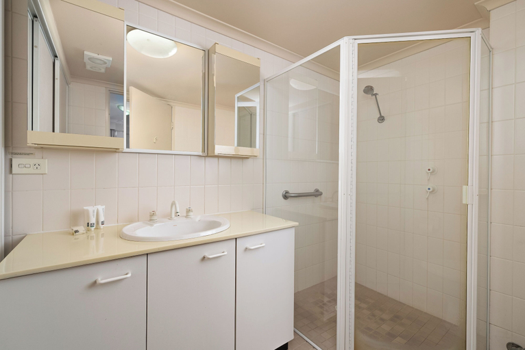 Bathroom 3, Wahroonga Furnished Apartments, Sydney